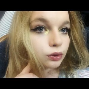 Meet your Posher, Jasmine